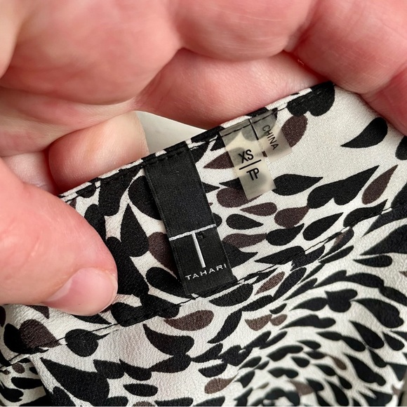 Vintage Y2K Tahari 100% Silk Babydoll Black and White Animal Print Tank Top - Picture 8 of 8